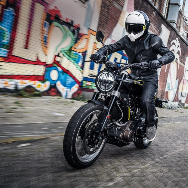 Preview: The 2018 Husqvarna Svartpilen 401