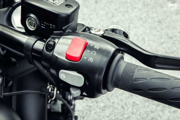 Review: The 2018 Triumph Bonneville Bobber Black