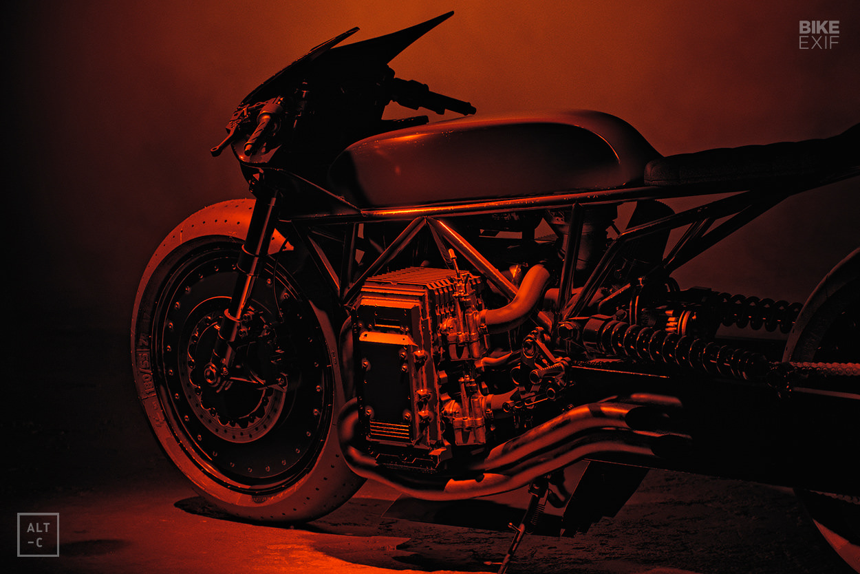 The Batman motorcycle design by Ash Thorp