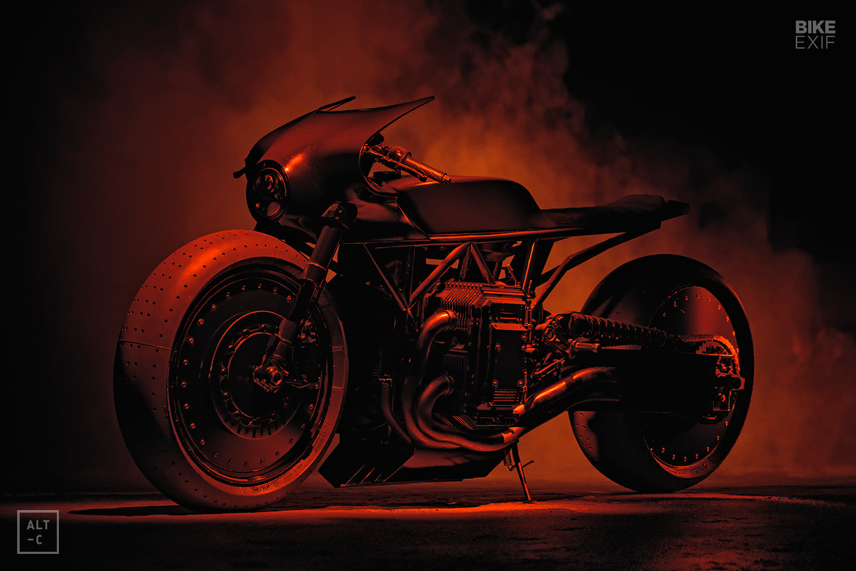 The Batman motorcycle design by Ash Thorp