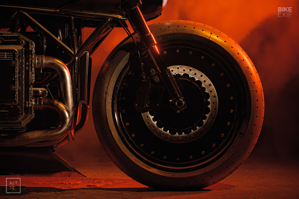 The Batman motorcycle design by Ash Thorp
