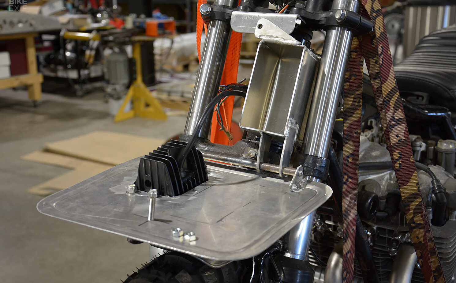 Bike EXIF Honda CB550 Street Tracker Project