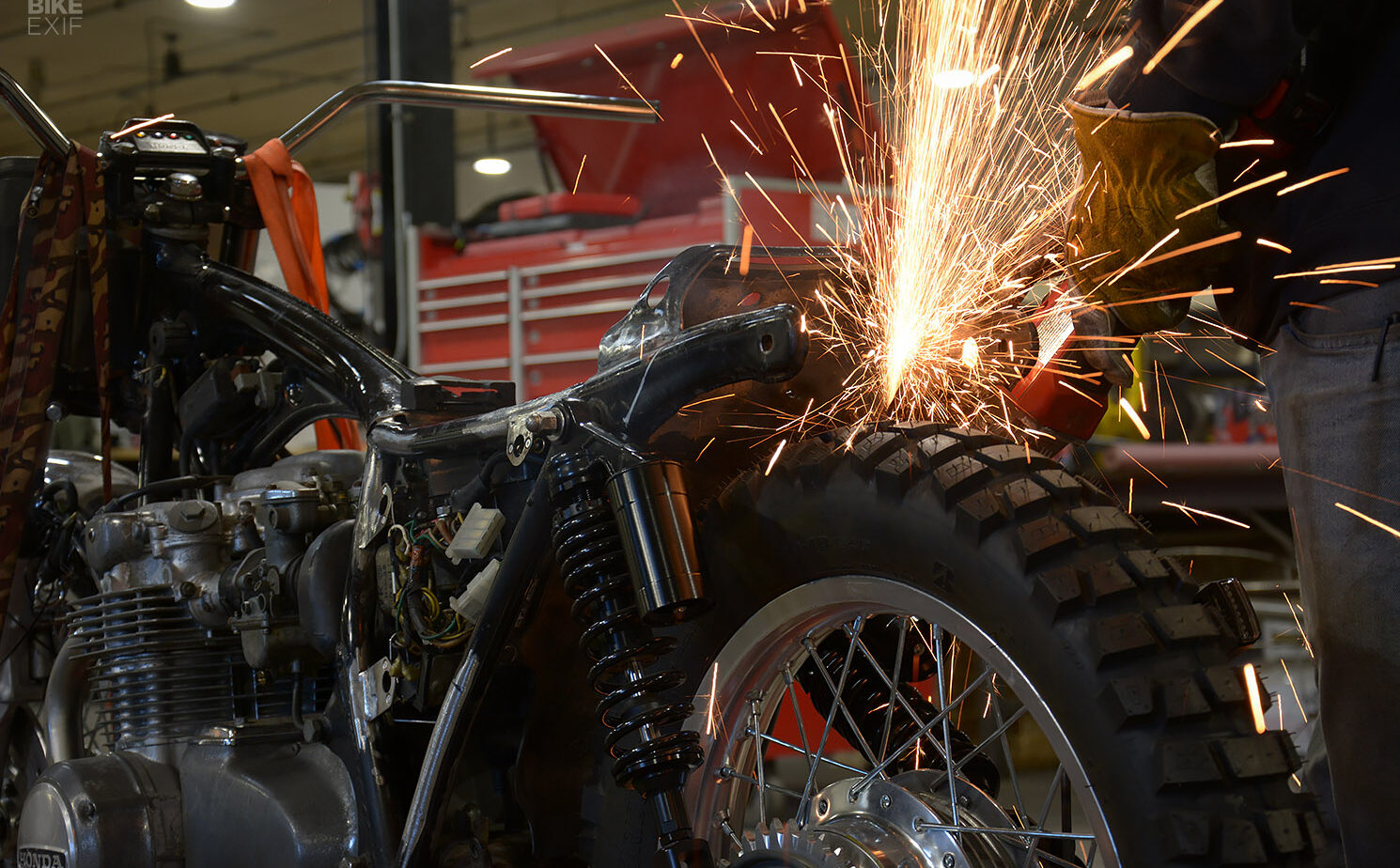 Bike EXIF Honda CB550 Street Tracker Project