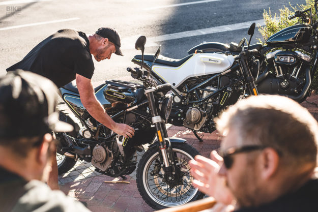 Review: The Husqvarna Vitpilen and Svartpilen 401