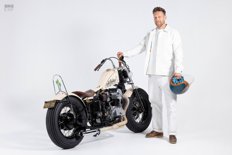 Kawasaki W650 hardtail bobber by Deus ex Machina