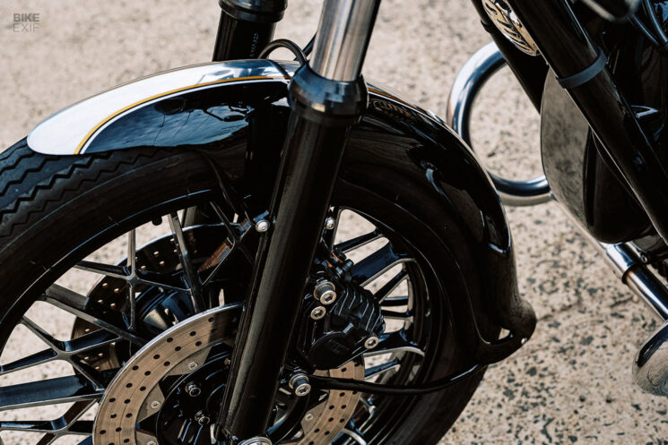 Vintage BMW R60 restomod by MotoRRetro