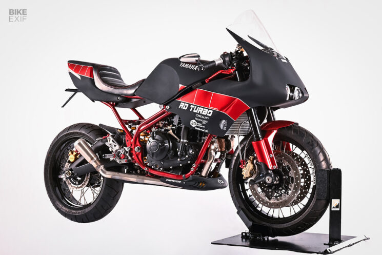Yamaha R3-powered RD350 tribute by Frateschi